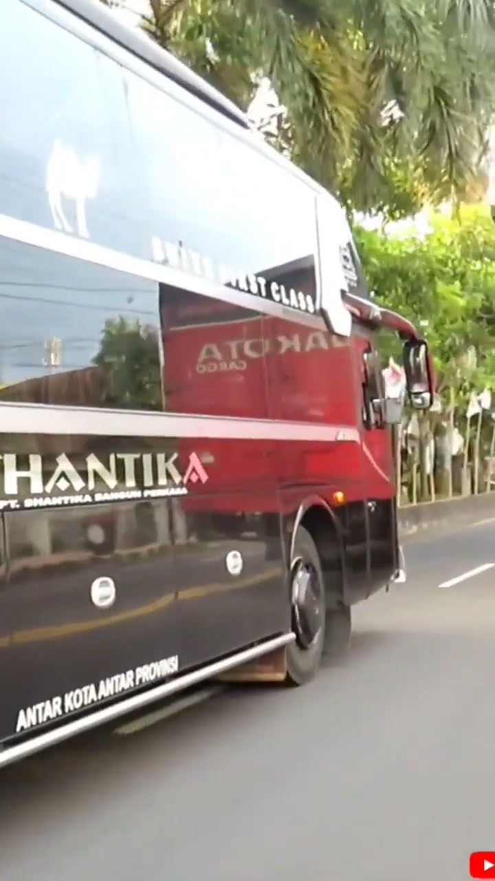Shantika: Menggali Informasi Kontak Garasi Bus Pariwisata dan Layanannya