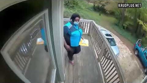 Amazon Delivery Woman Is Scared By Husky On The Loose