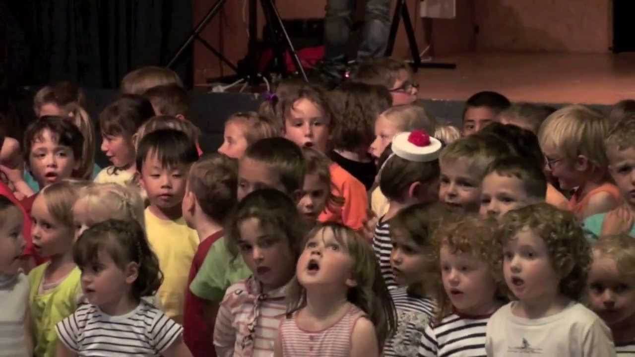Spectacle fin d'année - Ecole Maternelle (2) de Ceyzériat (01) - Vendredi 8 juin 2012