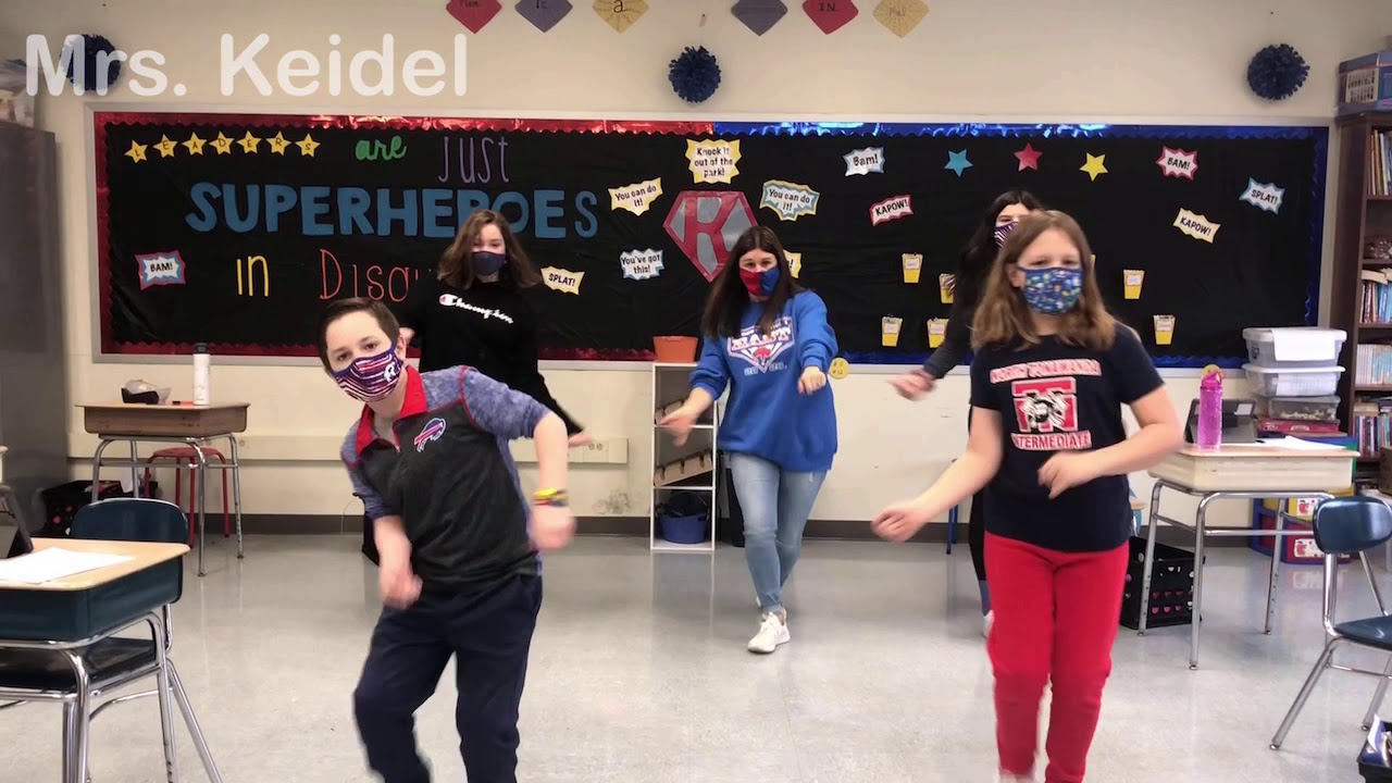 North Tonawanda Intermediate has the Bills spirit YouTube
