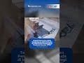 TERJADI PENCURIAN HELM PENGUNJUNG OLEH PEMUDA DI INDOMARET GONDANGLEGI TEREKAM CCTV