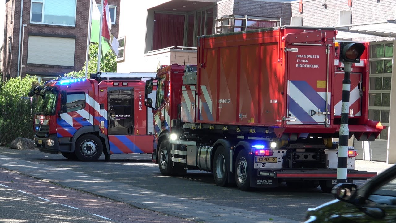 Peloton grootschalige watervoorziening Ridderkerk en ZHZ naar zeer grote brand in Vlaardingen!