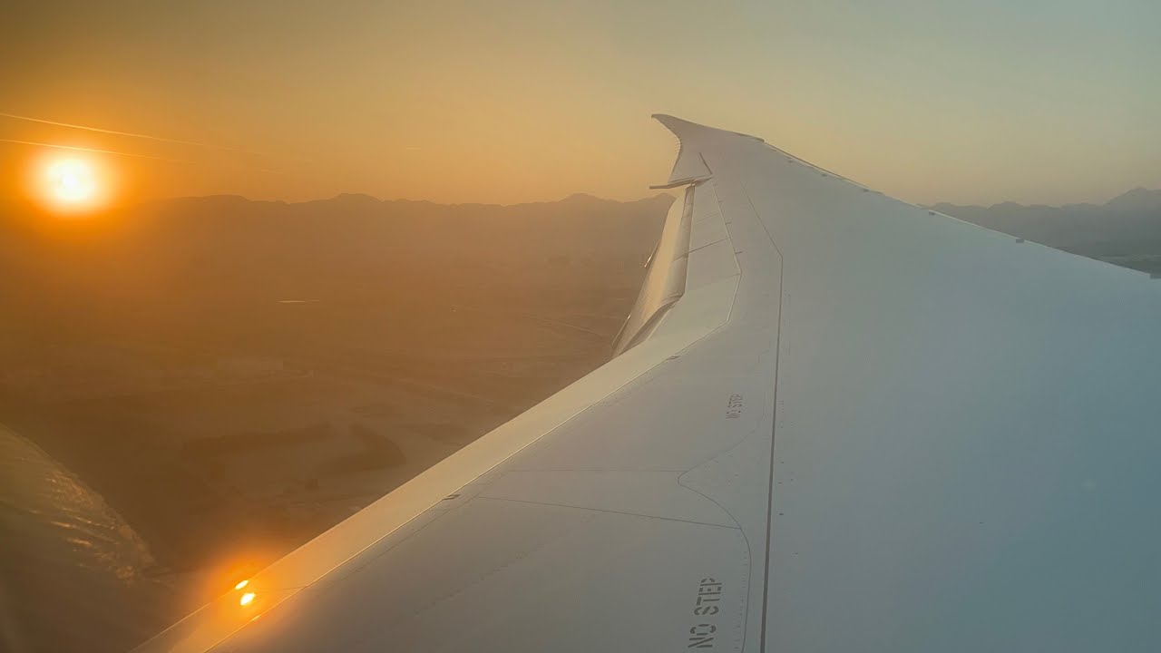 SUNRISE LANDING | Oman Air B787-9 Landing at Muscat International Airport