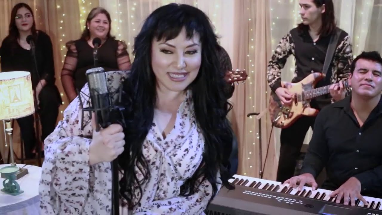 Estoy Enamorada De Un Hombre - Veronica Leal (Video Oficial)