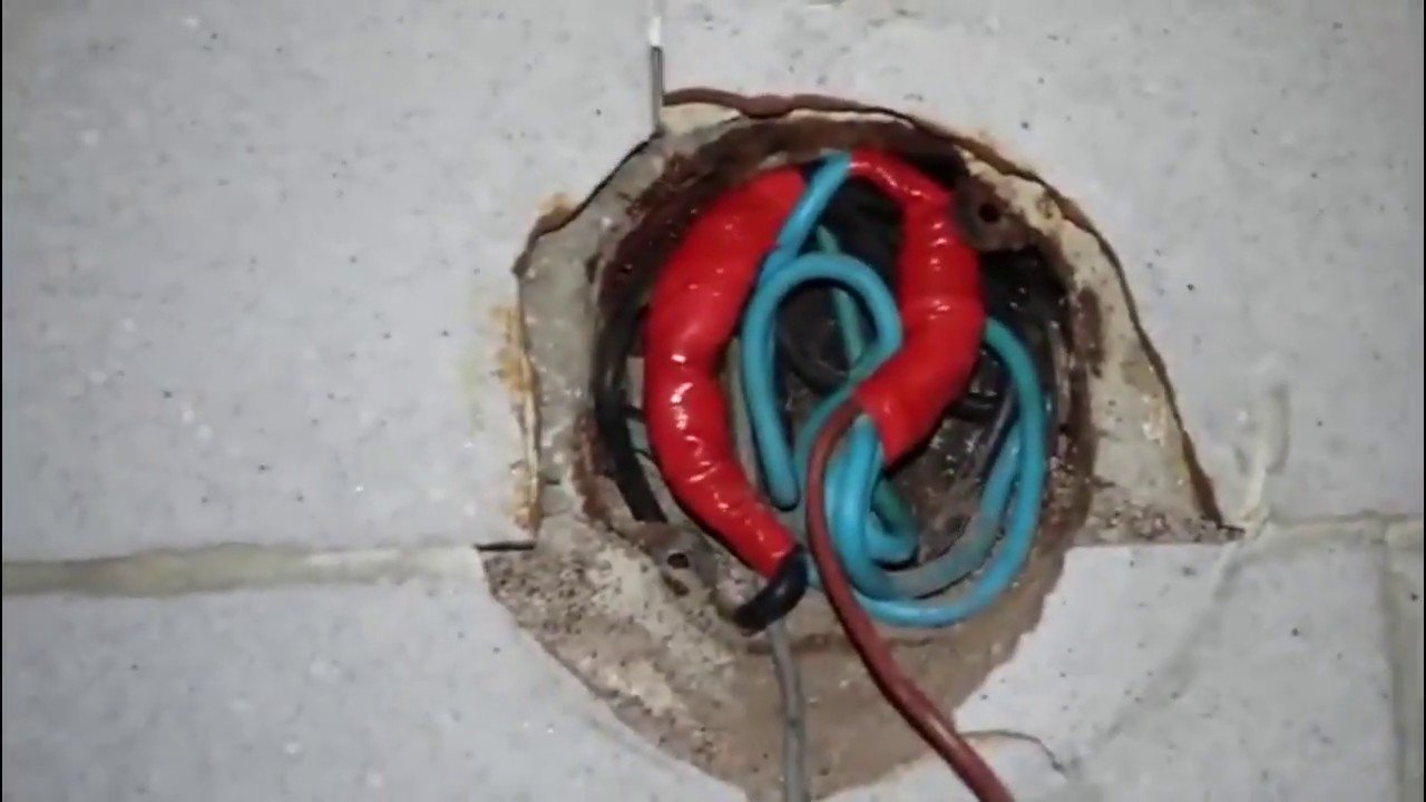 Canal JDB. Farol  hace disparar protección diferencial (cuando no lo filman)...