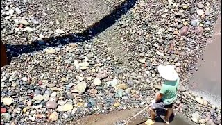 Today we unload cobblestone and iron ore - Relaxing video, the sound of rock flow is great