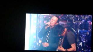 Stone Temple Pilots - "Between the Lines"