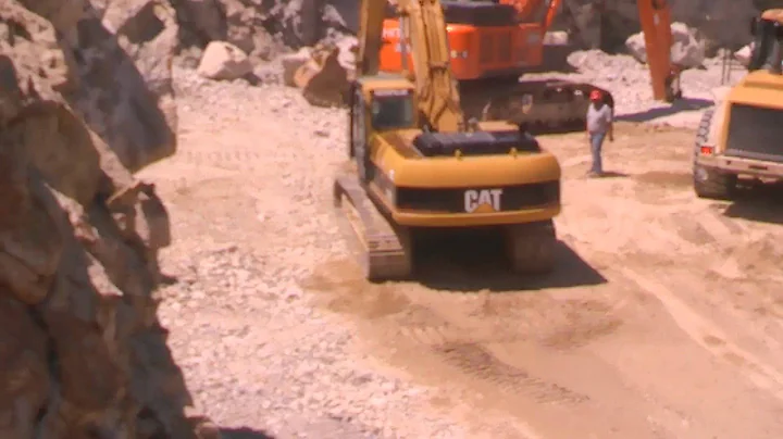 Excavator tow