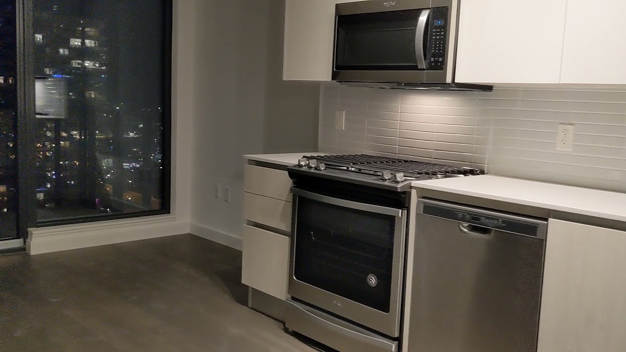 75 The Esplanade, Toronto, ON M5E 1Y6 1 Bedroom Condo Apartment Tour