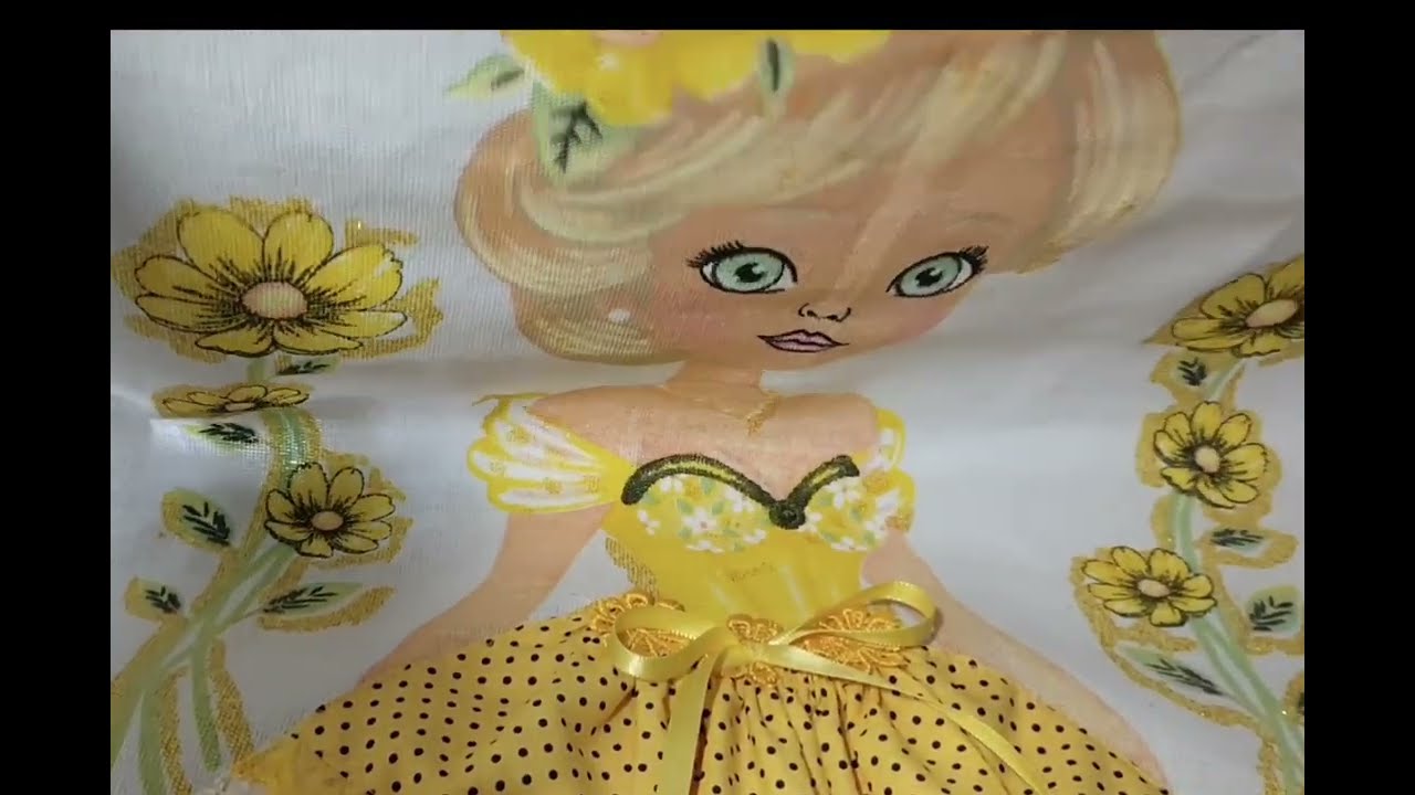 Pano de prato com sainha amarela#costura #artesanato #costuracriativa 