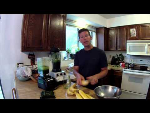vitamix-vs-blendtec---the-banana-kale-smoothie