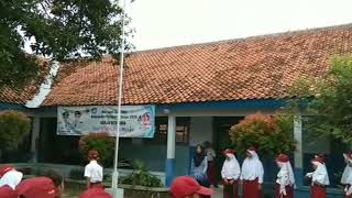 Cuplikan Upacara di halaman SDN 03 Tasikrejo