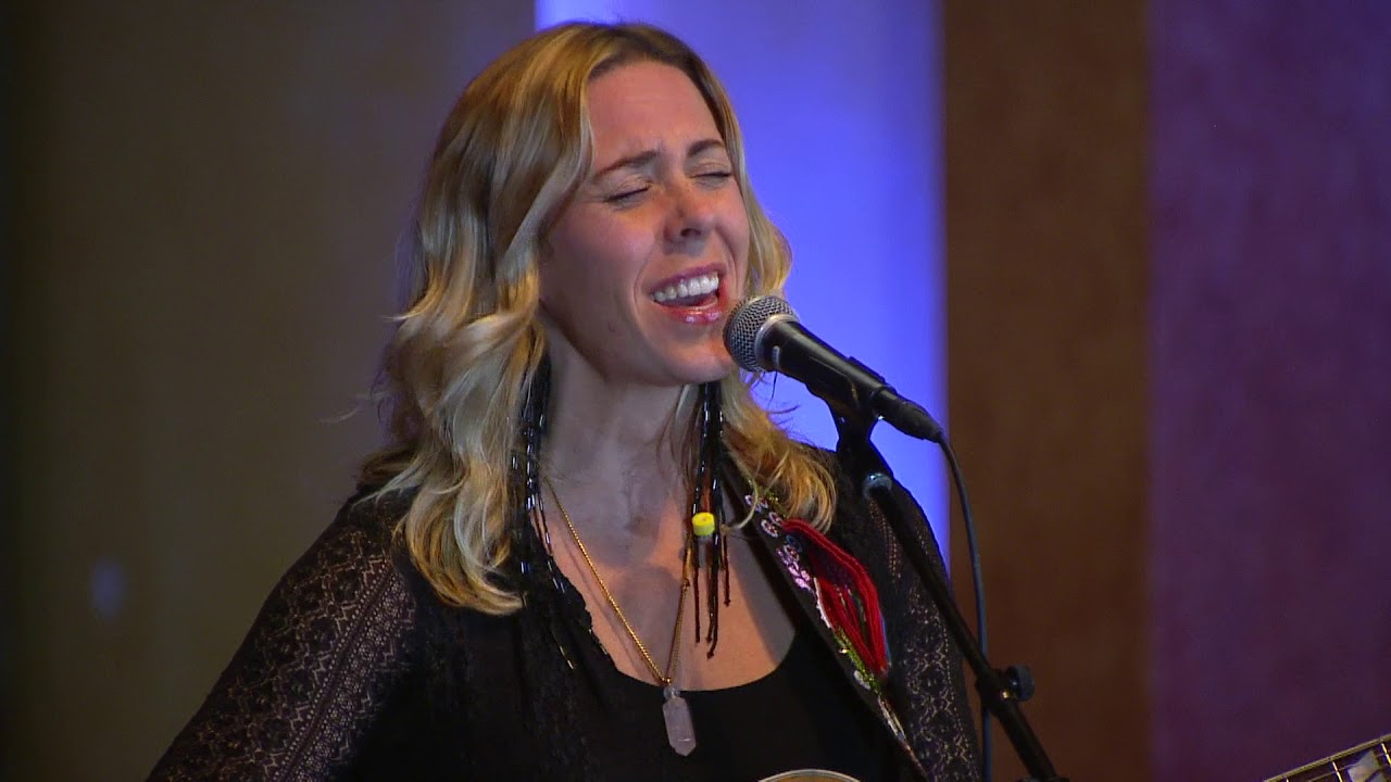 AMANDA RHEAUME BLUE CHRISTMAS COVER | THE HOLIDAY SESSIONS