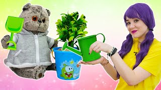 БАСИК садовод? Веселое видео для детей - Игры с мягкими игрушками