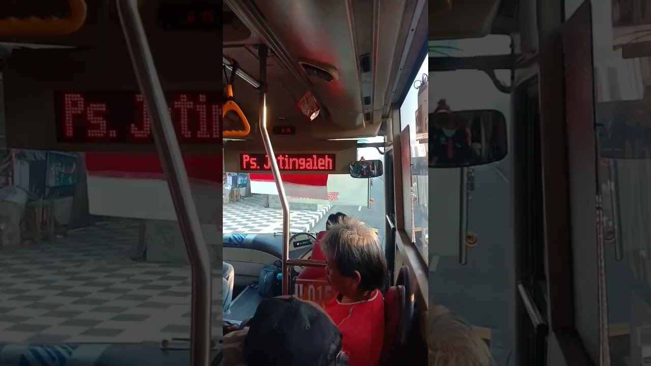 Naik Bus Trans Semarang 