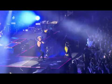 Underclass hero (Live)