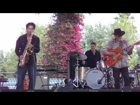 Duane Eddy "Rebel Rouser" LIVE @ Stagecoach 4/27/14