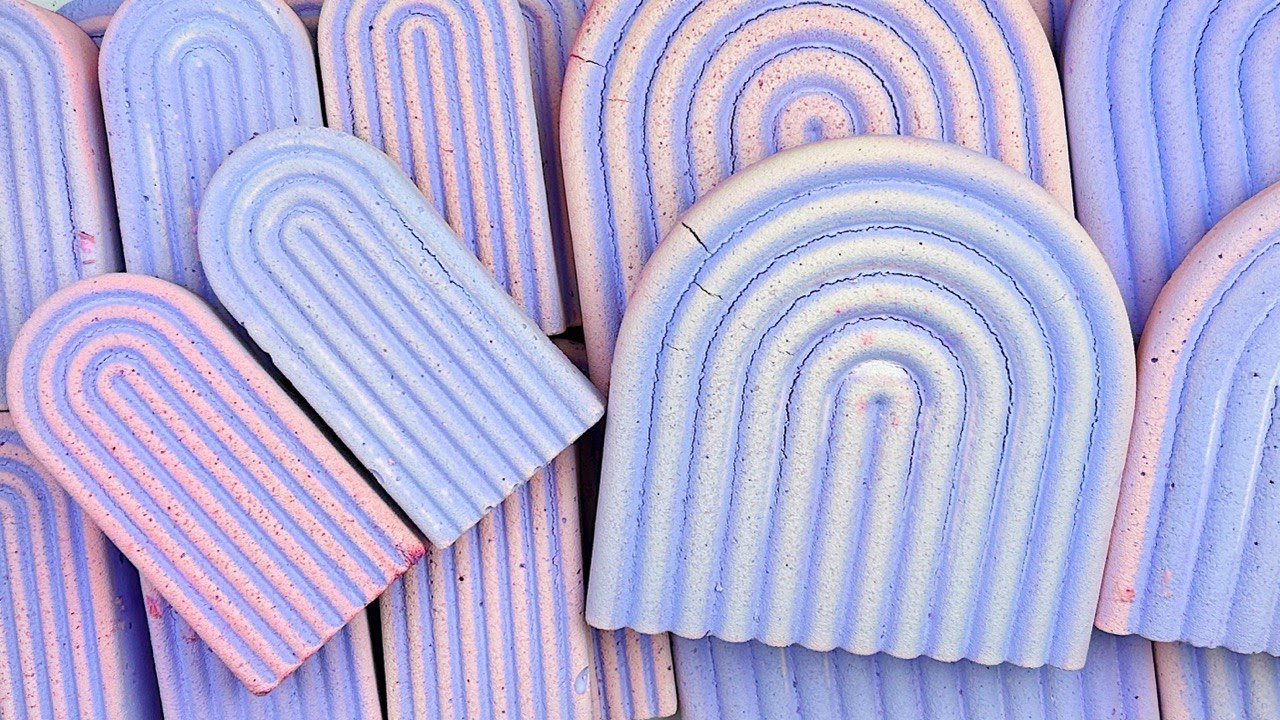 CRISPY CHALK★Crispy powder★Colored chalk★Oddly satisfying video★ - YouTube