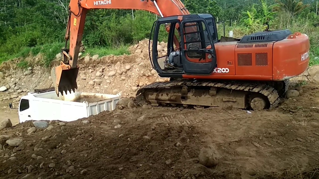  Excavator  HITACHI BEKO  muat batu YouTube