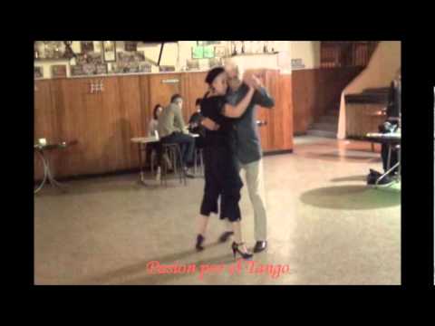 CLELY RUGNONE y JESUS ALBORNOZ milongueando en el MORAN