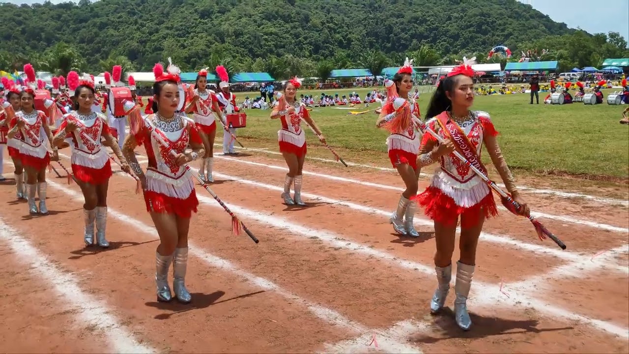 ขบวนพาเหรด โรงเรียนชะอวดวิทยาคาร มาเปิดสนาม ขนอมเกมส์ 2565