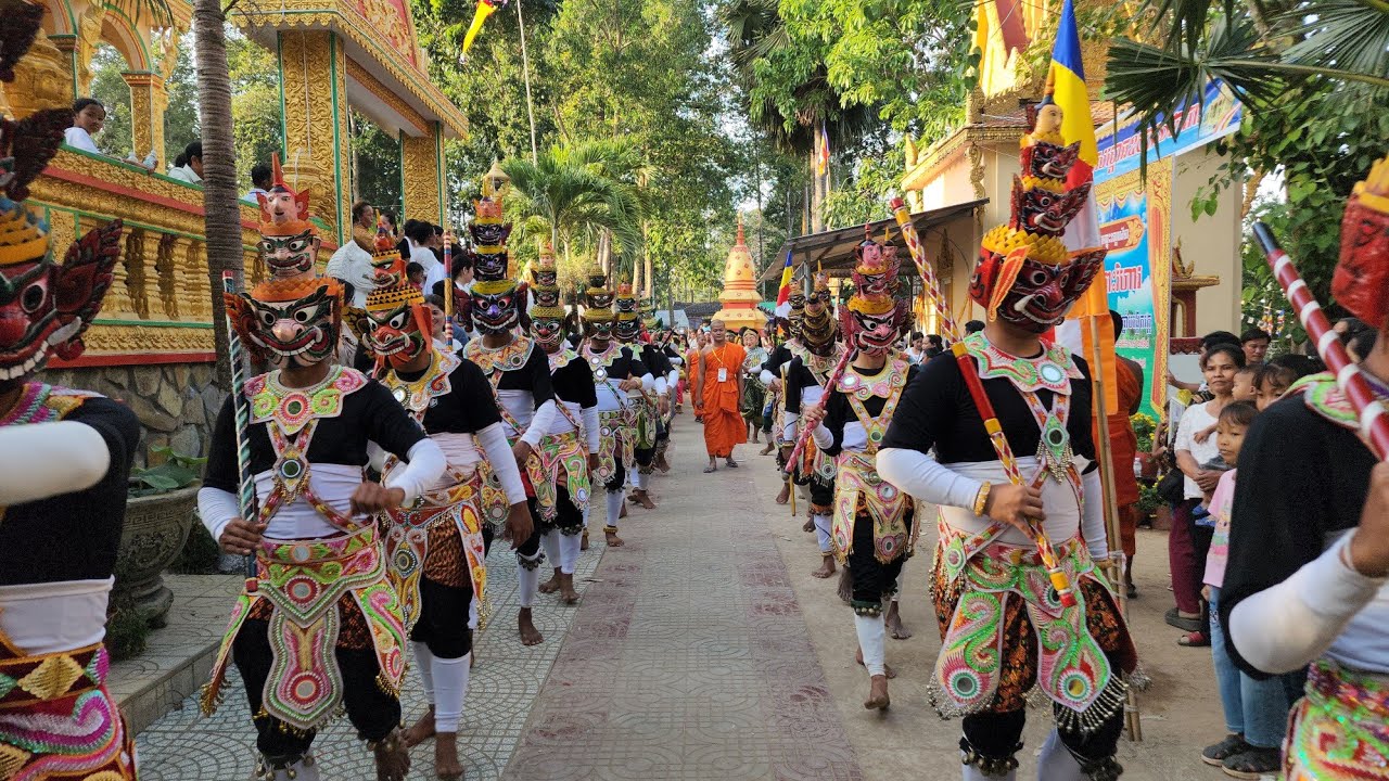 Nhiều ông trần khmer quá đã luôn hihi. Ở Trà Vinh là có những ông trần khmer này đó