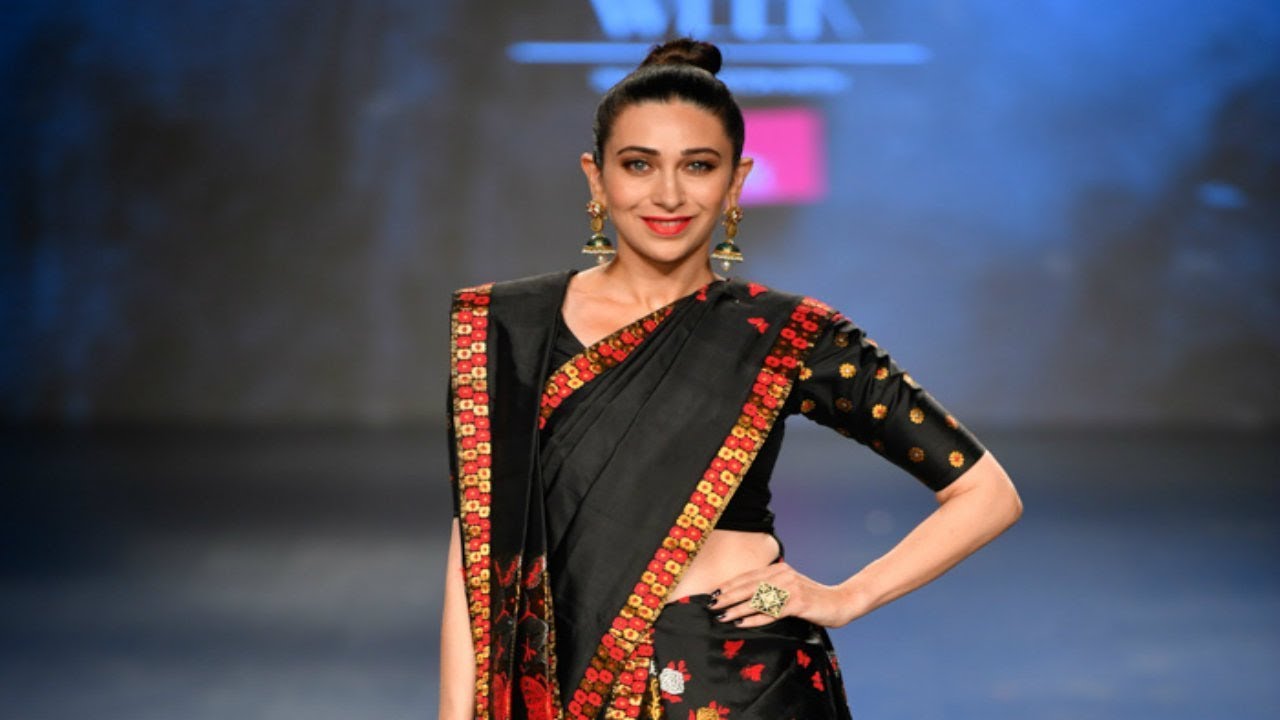 Karishma Kapoor Walks For Sanjukta Dutta | Fall/Winter 2019/20 | India Fashion Week