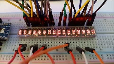 Multiple vintage displays HCMS-2915