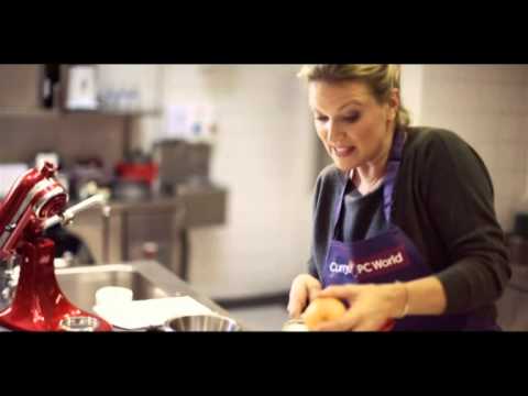 watch:-how-to-make-the-perfect-christmas-cake-with-rachel-allen