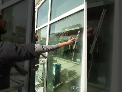 1 تعليم تنظيف الزجاج المقاهي بجوده واحترافيه   