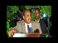 Gaas oo si wayn u amaanay madaxwayne farmaajo 