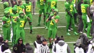Troy dye's final home game shout! he didn't dissapoint but the pac 12
ref did. it's still awesome!! go ducks