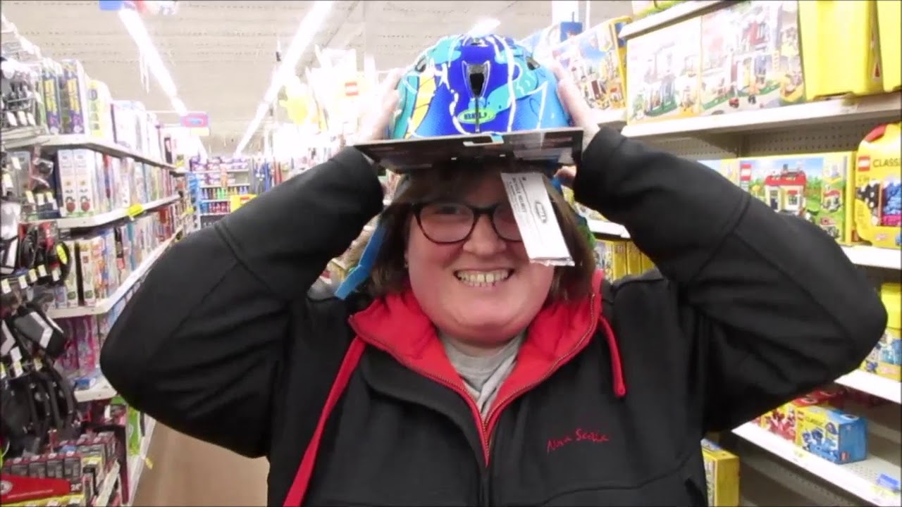 FACE TATTOOS AND SPECIAL GUESTS !