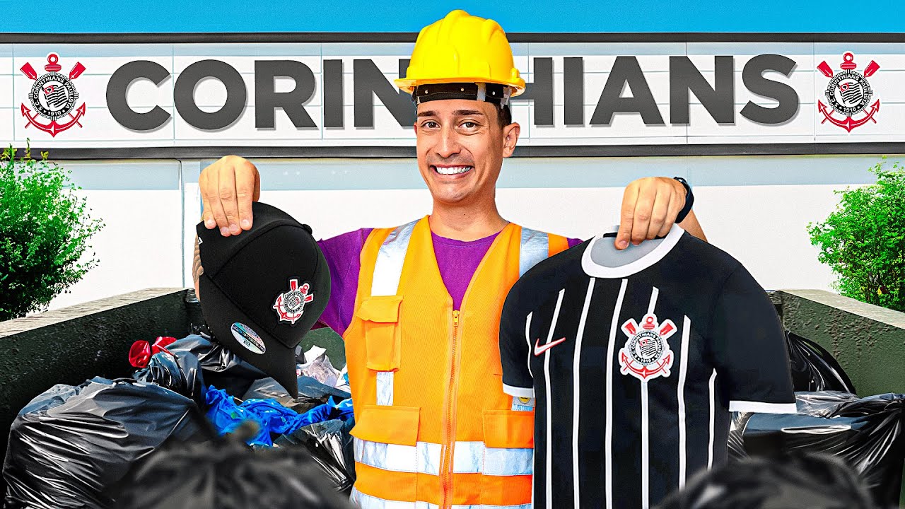 PULAMOS NO LIXAO DO CAMPO DO CORINTHIANS E ACHAMOS ESSAS COISAS DE FUTEBOL