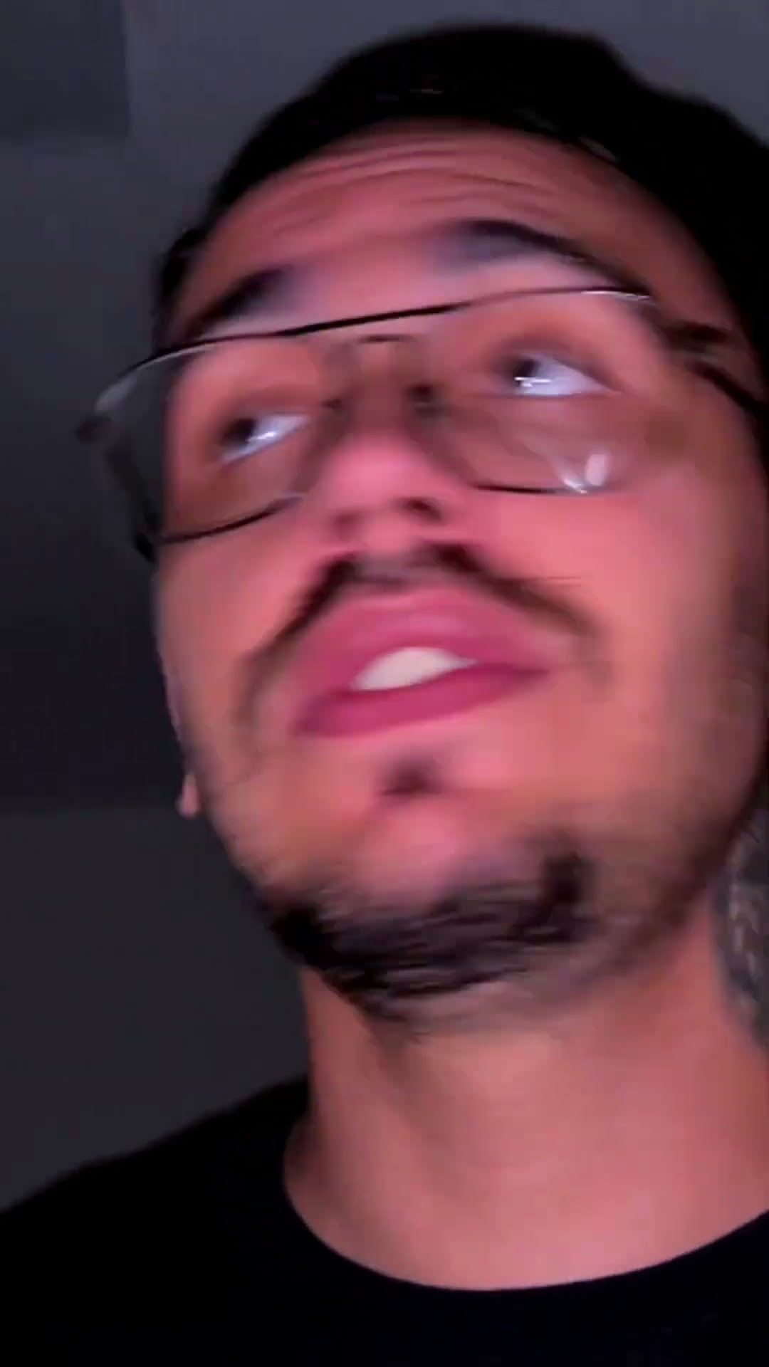 INVADI A CASA DO PALHAÇO YOUTUBER DE MADRUGADA!