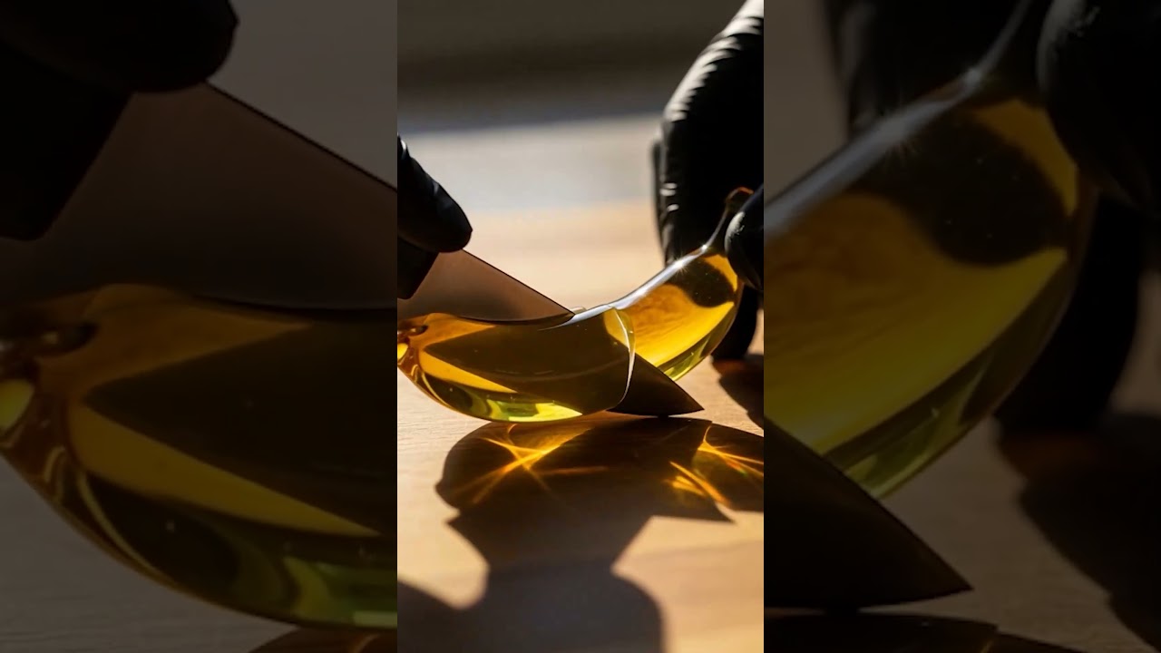 🔪 ASMR Macro — Slicing a Crystal Glass Banana in Slow Motion 🍌✨