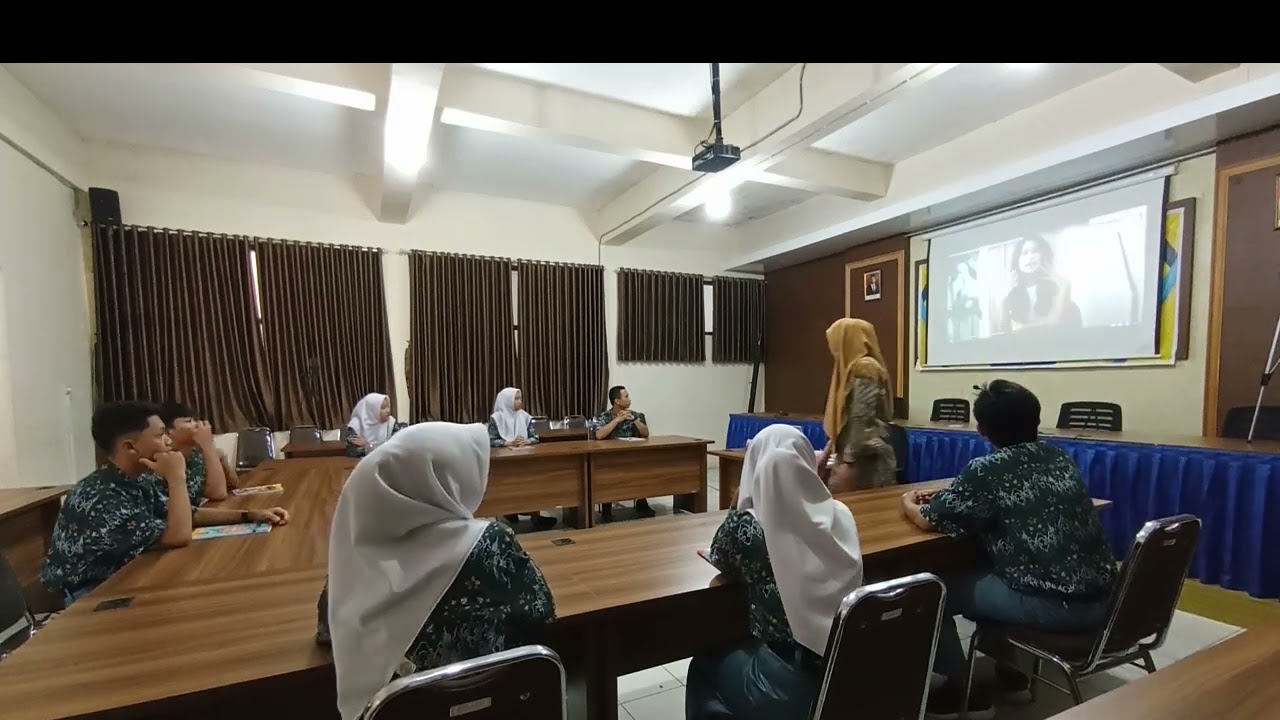 PRAKTIK LAYANAN BIMBINGAN KELOMPOK FULL