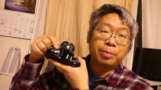 Canon AV 1にフィルムを入れます。