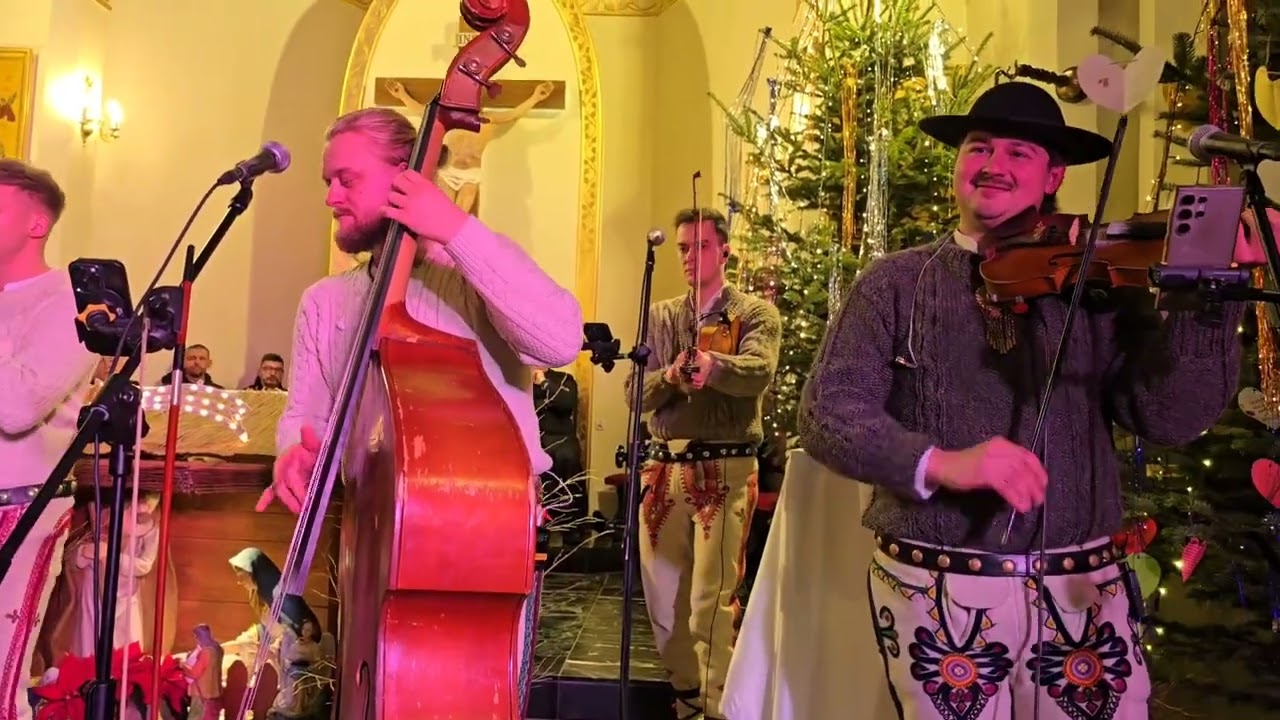 Kolędowanie z góralską kapelą Pogwizdani w parafii pw. św. Jana Apostoła i Ewangelisty 