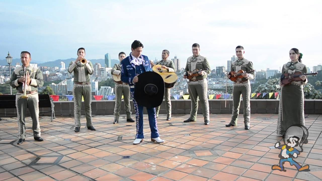Que de raro tiene - Mariachi Perlas De America