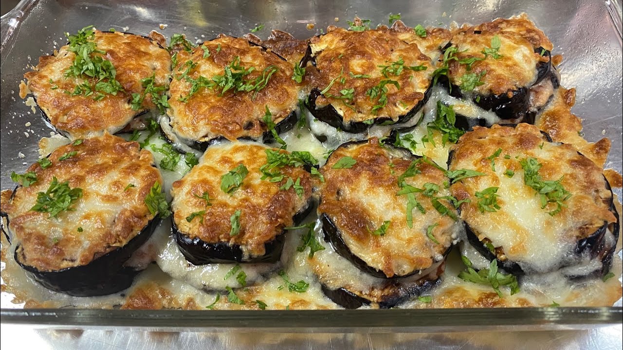Cheesy Eggplant Casserole // Quick and easy Eggplant Casserole