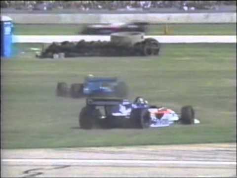 INDY CLEVELAND 1995 ACIDENTE DE ROBBY GORDON E JACQUES VILLENEUVE
