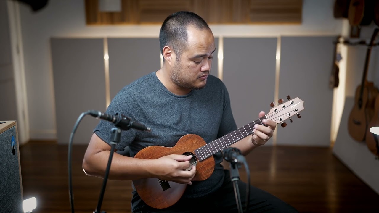 The Ukulele Site | Kamaka Tenor 6 String (HF-36 250350)