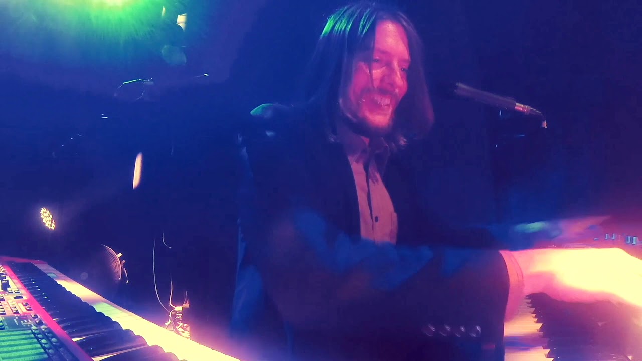 Bennett Holland - ‘Feelin’ Alright’ - Live (with Laurence Jones Band)