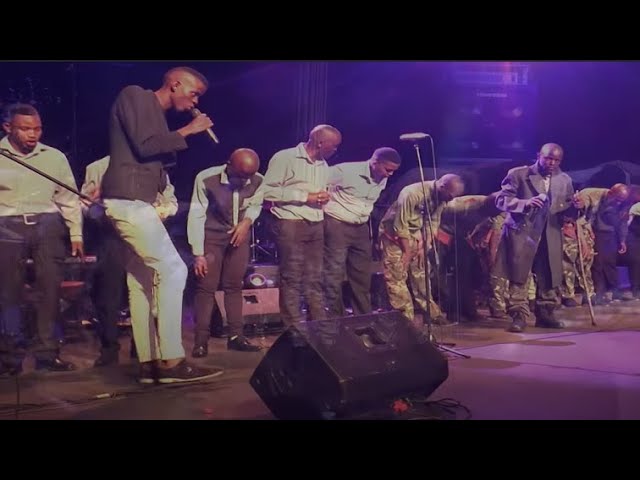 Shango Lo Tshikafhala by Wacha Mkhukhu Wachumilo ft Ndumiso & Segomotso Live At The State Theatre class=