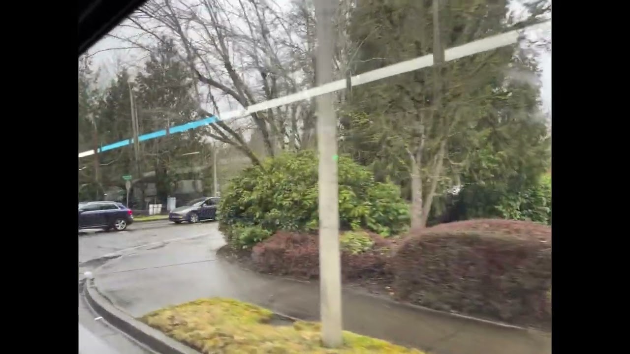 Community Transit 121 UW Bothell/Cascadia College to Ash Way Park & Ride