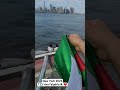 علم الجزائر يرفرف من ضف ة منهاطن نيويورك  