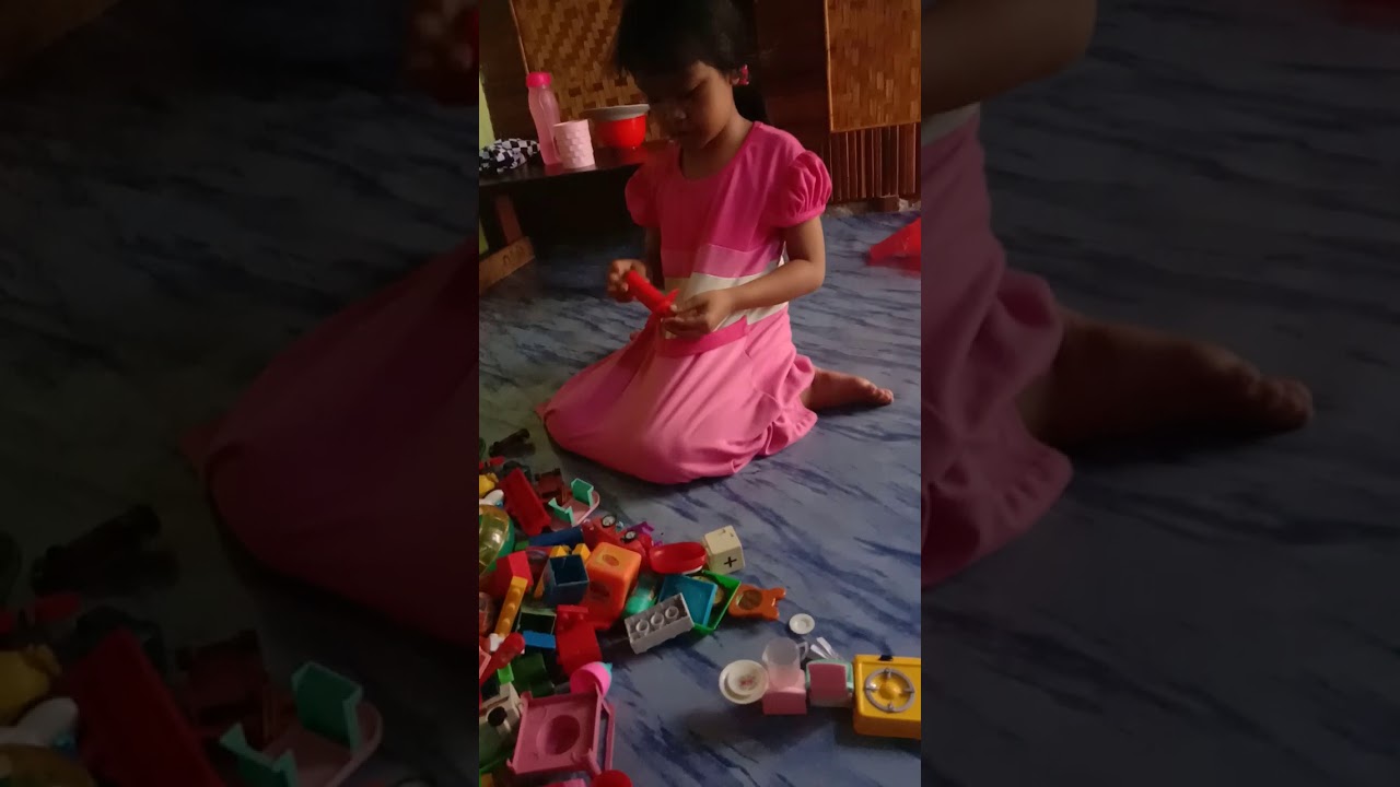 anak kecil lucu ngacak rumah budenya 
