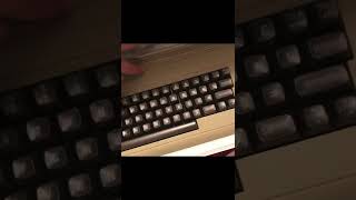 Commodore 64 Maxi Unboxing!
