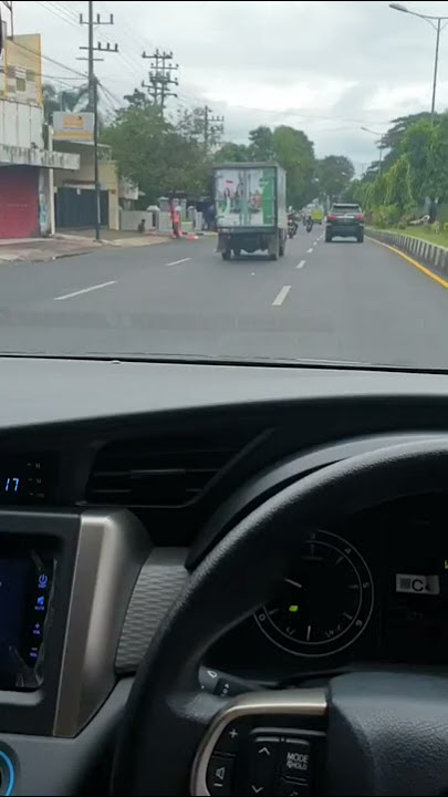 story wa nyetir mobil siang hari